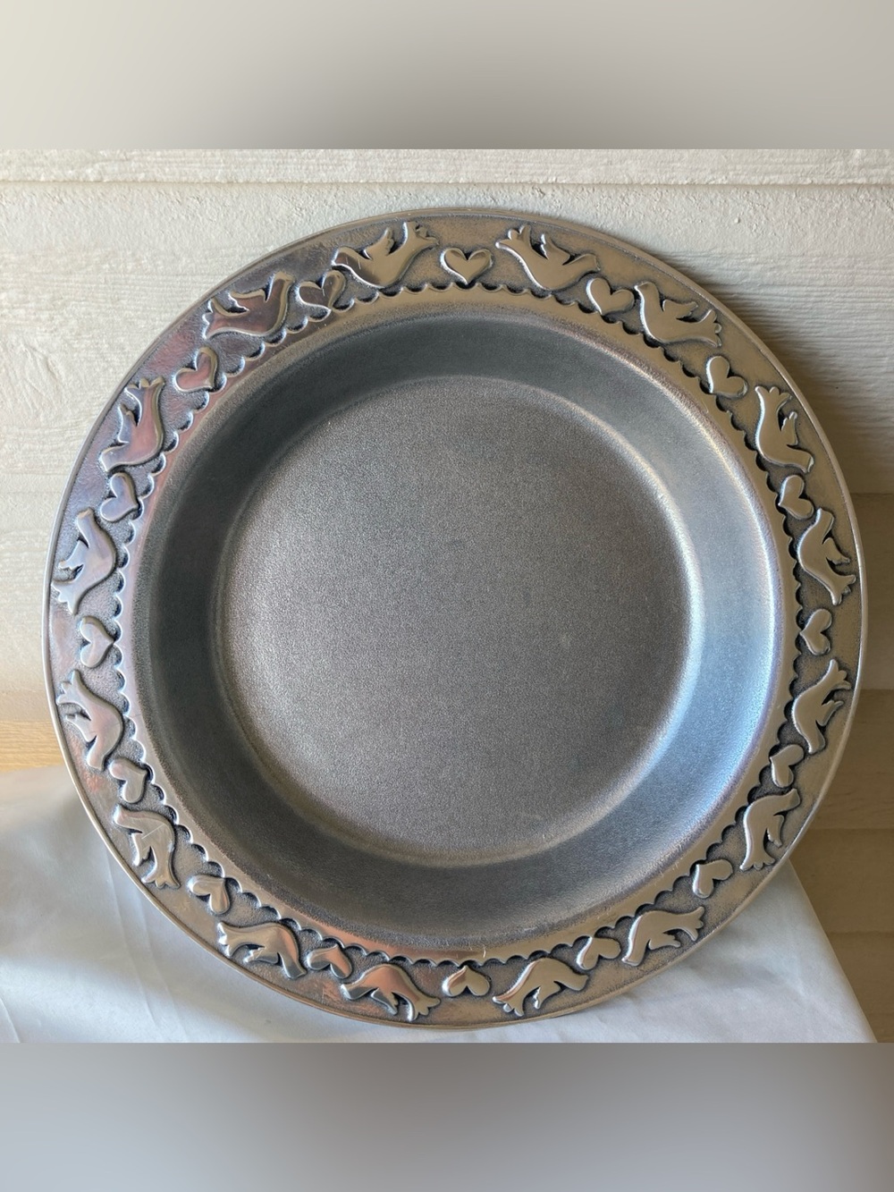 Wilton Co Rare Vintage Pewter Serving Platter Charger Dove Birds Hearts Motif